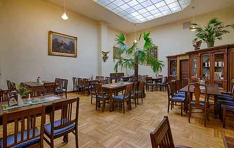 Der Palmsaal der Adlerschänke - perfekt für Feiern in der Lutherstadt Wittenberg